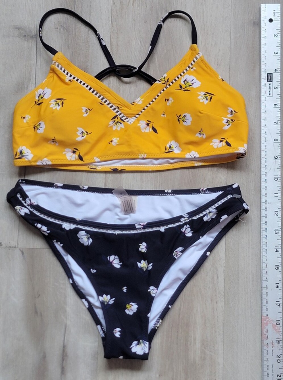 Two-Piece Floral MIX & MATCH CUPSHE Bikini Set in Yellow and Midnight Blue